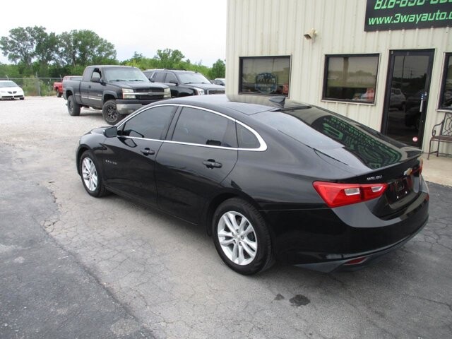 2018 Chevrolet Malibu in Oak Grove, MO 64075 - 18142119 7