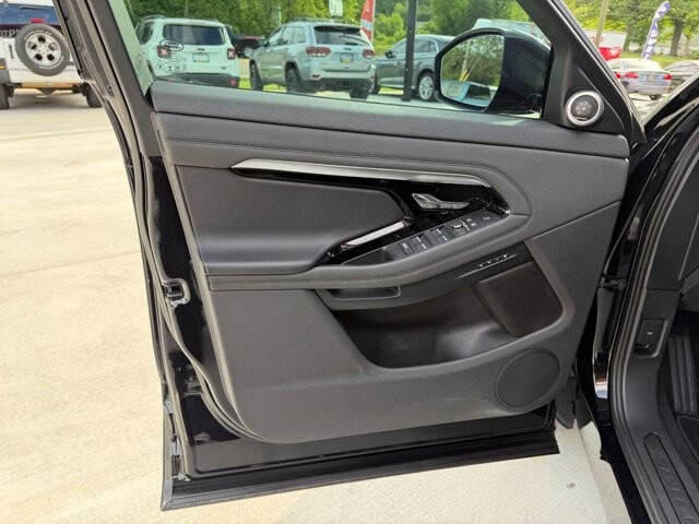 2022 Land Rover Range Rover Evoque in Knoxville, TN 37920 - 18142121 7
