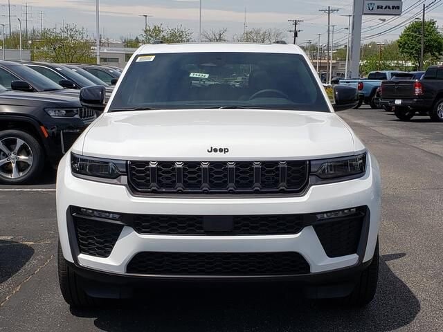 2026 Jeep Grand Cherokee in Bedford, OH 44146 - 18142143 6