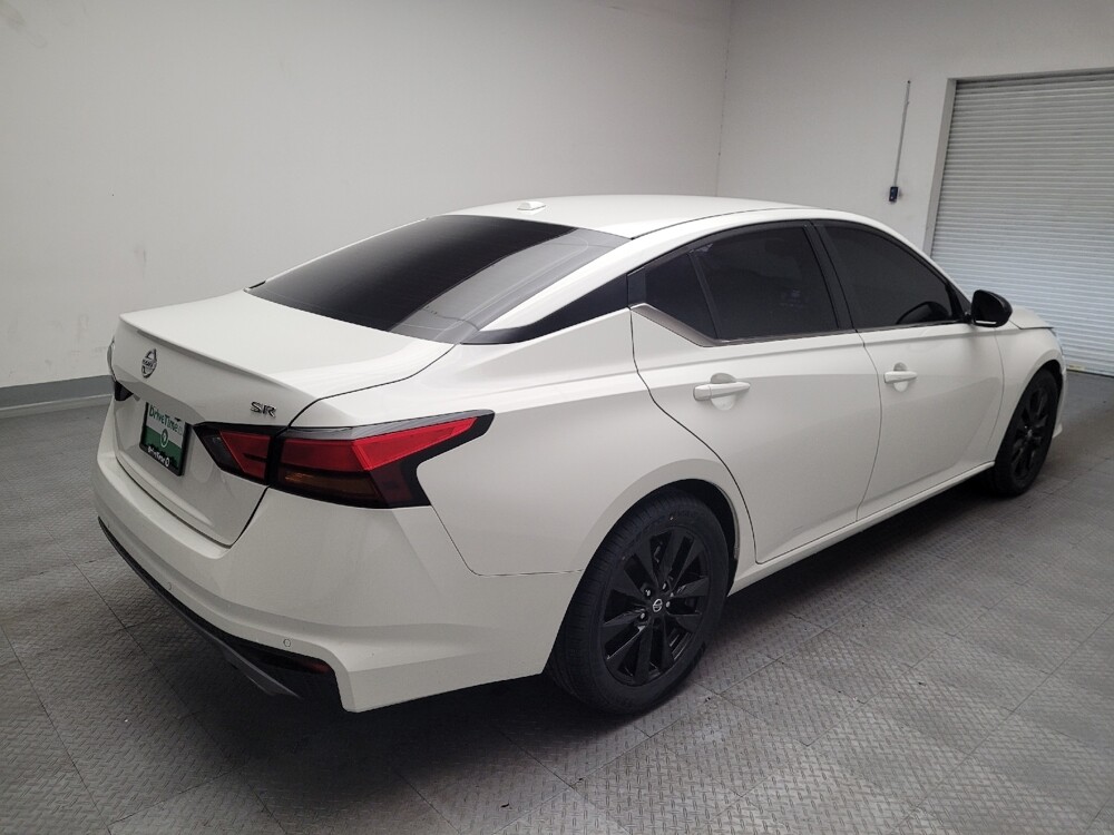 2021 Nissan Altima in Downey, CA 90241 - 18142163 9