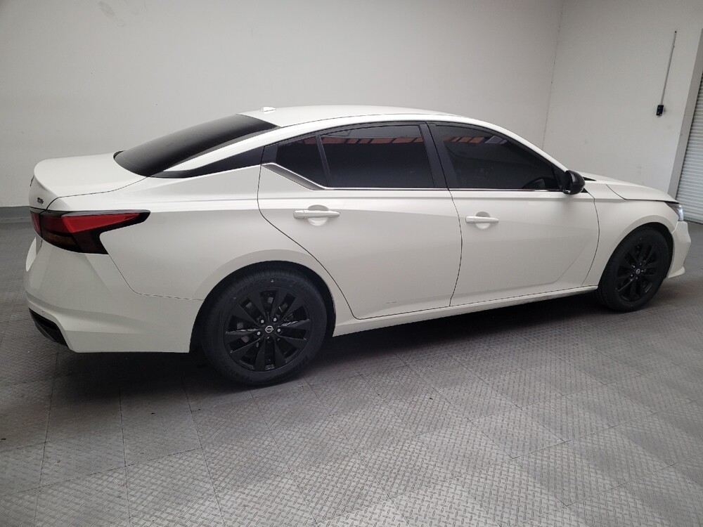 2021 Nissan Altima in Downey, CA 90241 - 18142163 10