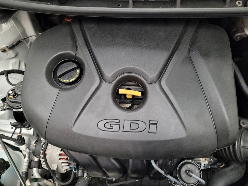 2014 Hyundai Elantra in Downey, CA 90241 - 18142183 30