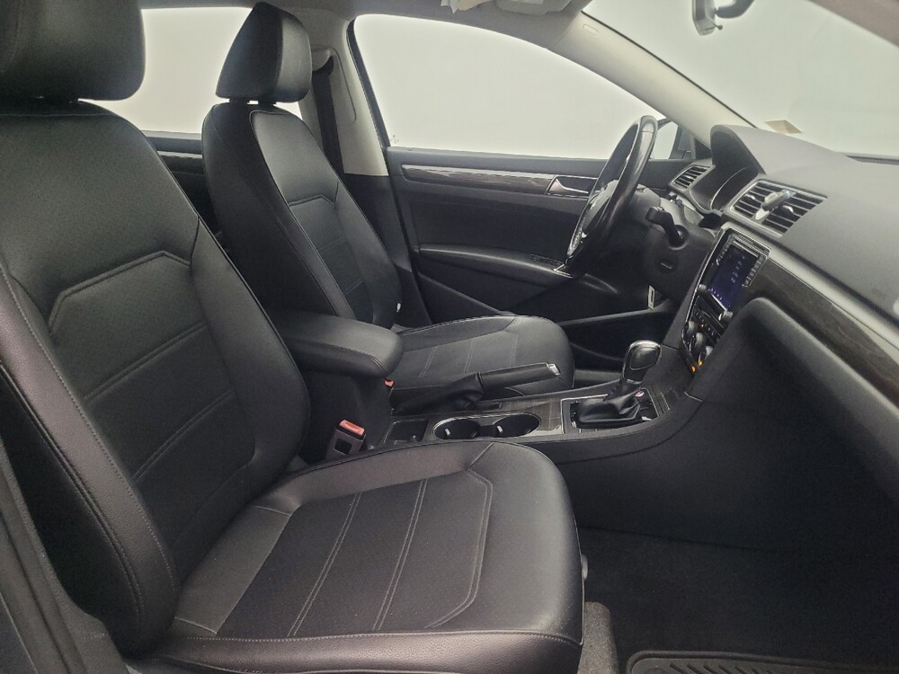 2017 Volkswagen Passat in Pelham, AL 35124 - 18142191 21