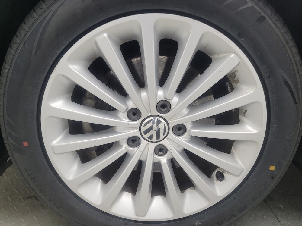 2017 Volkswagen Passat in Pelham, AL 35124 - 18142191 31