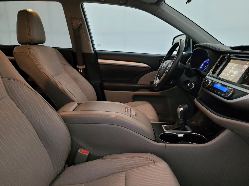 2018 Toyota Highlander in Lewisville, TX 75067 - 18142207 21