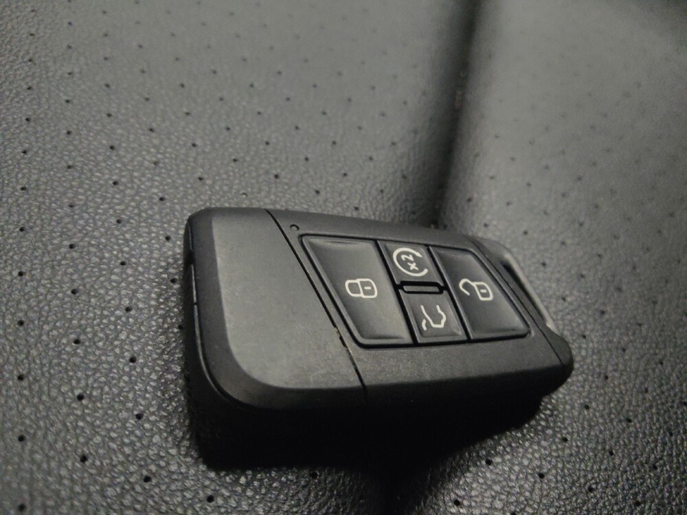 2021 Volkswagen Atlas in Glendale, AZ 85301 - 18142214 32