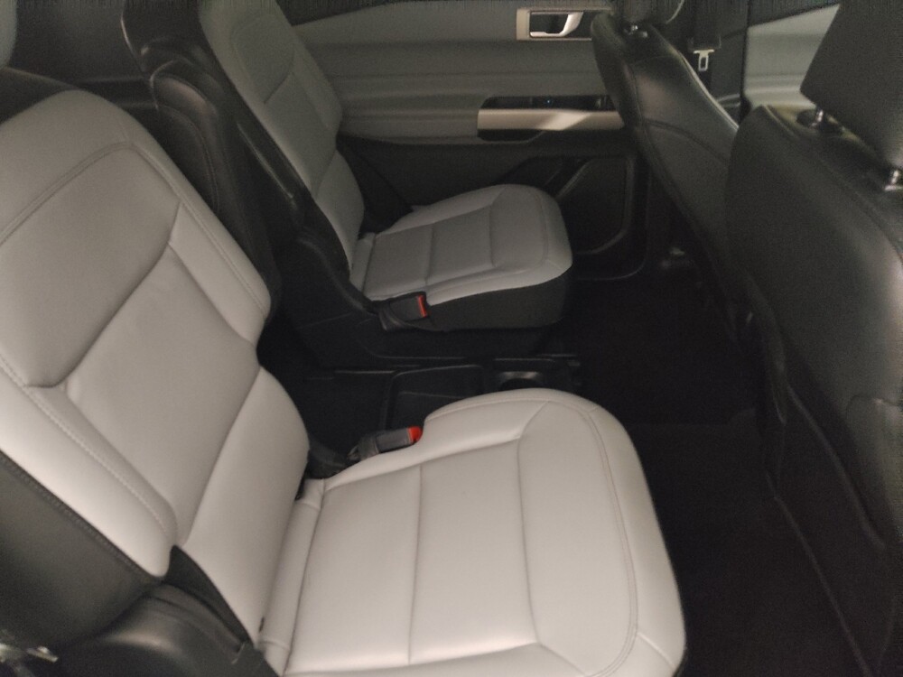 2021 Ford Explorer in Fort Myers, FL 33907 - 18142223 19