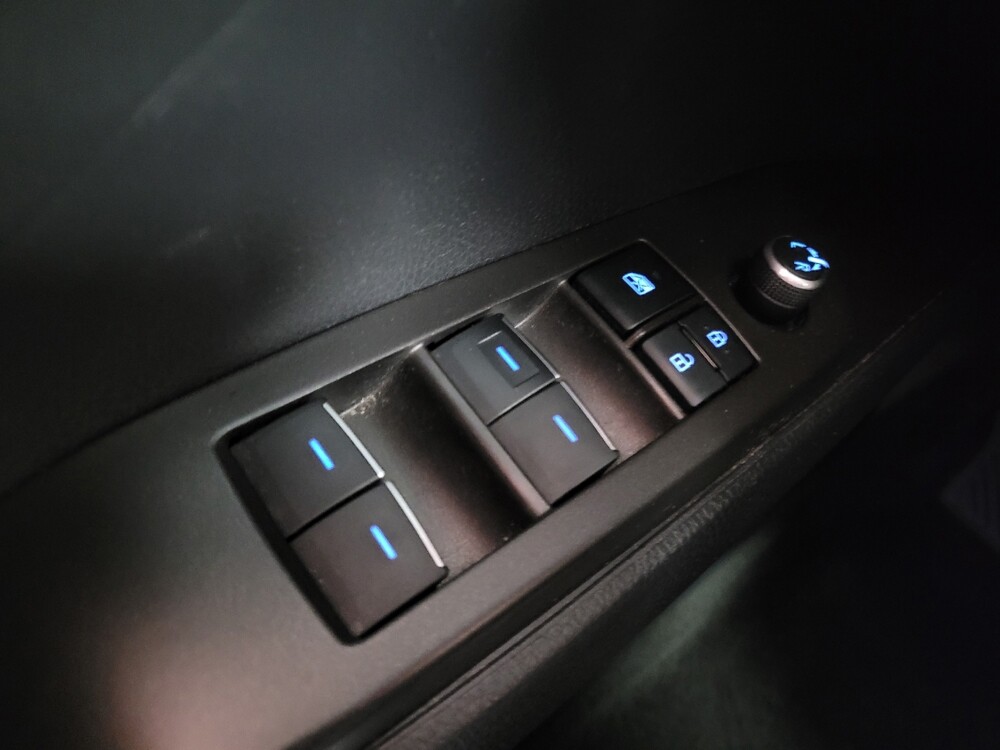 2021 Toyota Camry in Bradenton, FL 34207 - 18142224 27