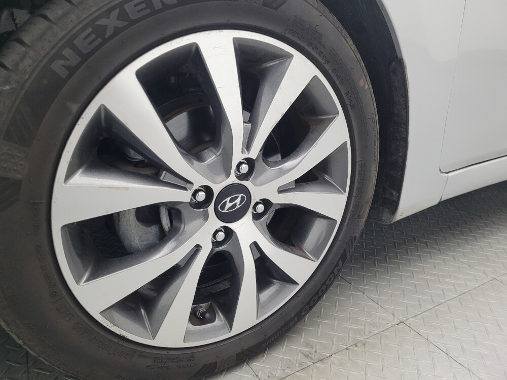 2017 Hyundai Accent in Savannah, GA 31419 - 18142230 31