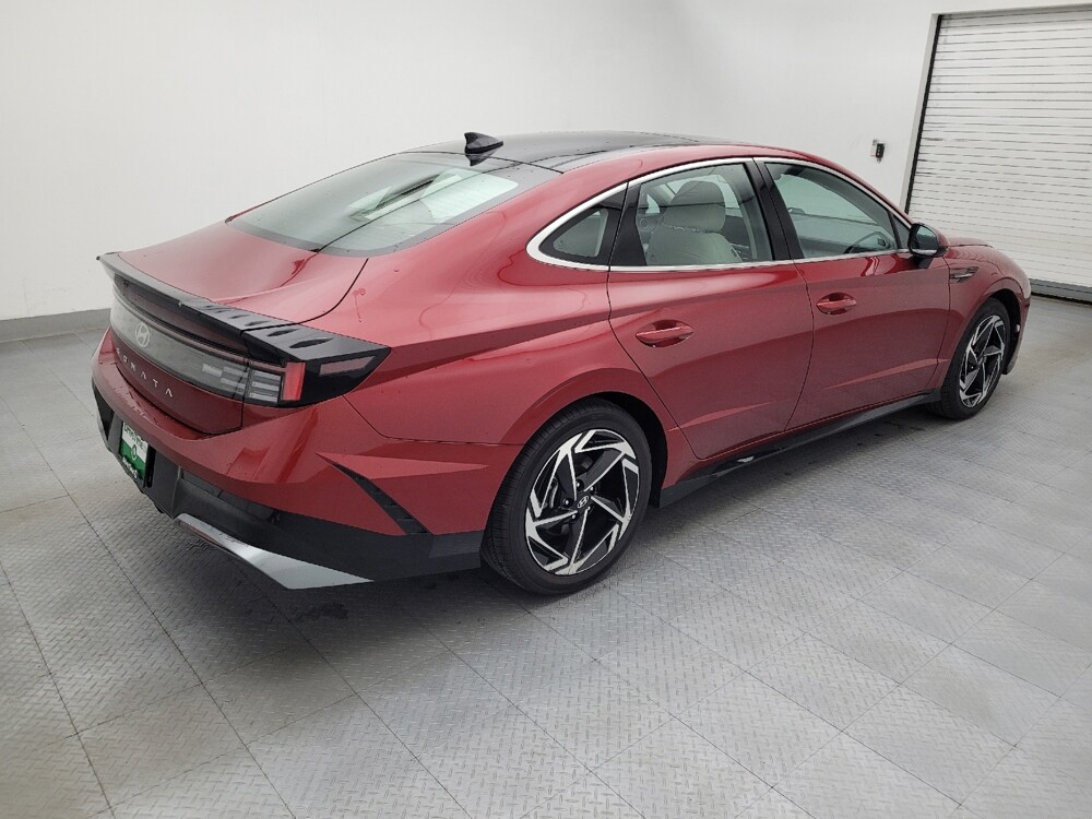 2024 Hyundai Sonata in Greenville, SC 29607 - 18142245 10