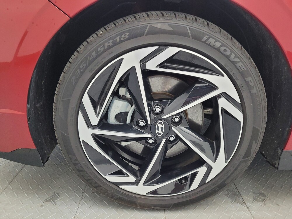 2024 Hyundai Sonata in Greenville, SC 29607 - 18142245 31