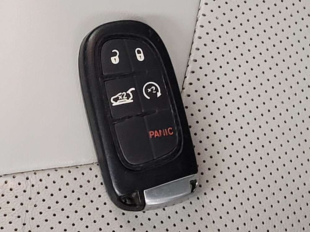 2021 Jeep Cherokee in Houston, TX 77060 - 18142254 32