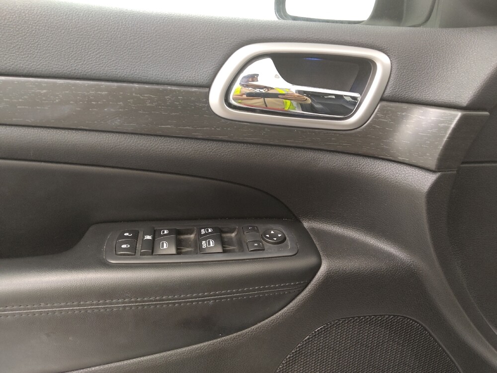 2017 Jeep Grand Cherokee in St. Louis, MO 63136 - 18142265 27
