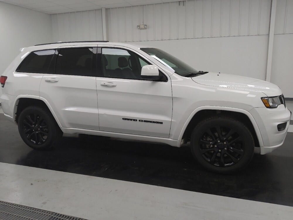 2017 Jeep Grand Cherokee in St. Louis, MO 63136 - 18142265 11