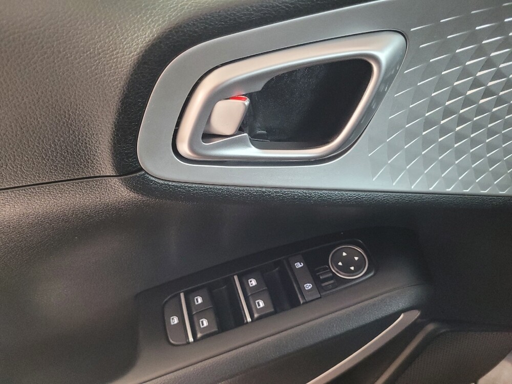 2025 Kia Soul in St. Louis, MO 63136 - 18142274 27