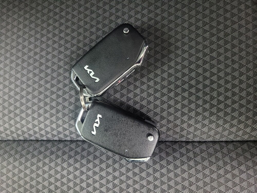 2025 Kia Soul in St. Louis, MO 63136 - 18142274 32