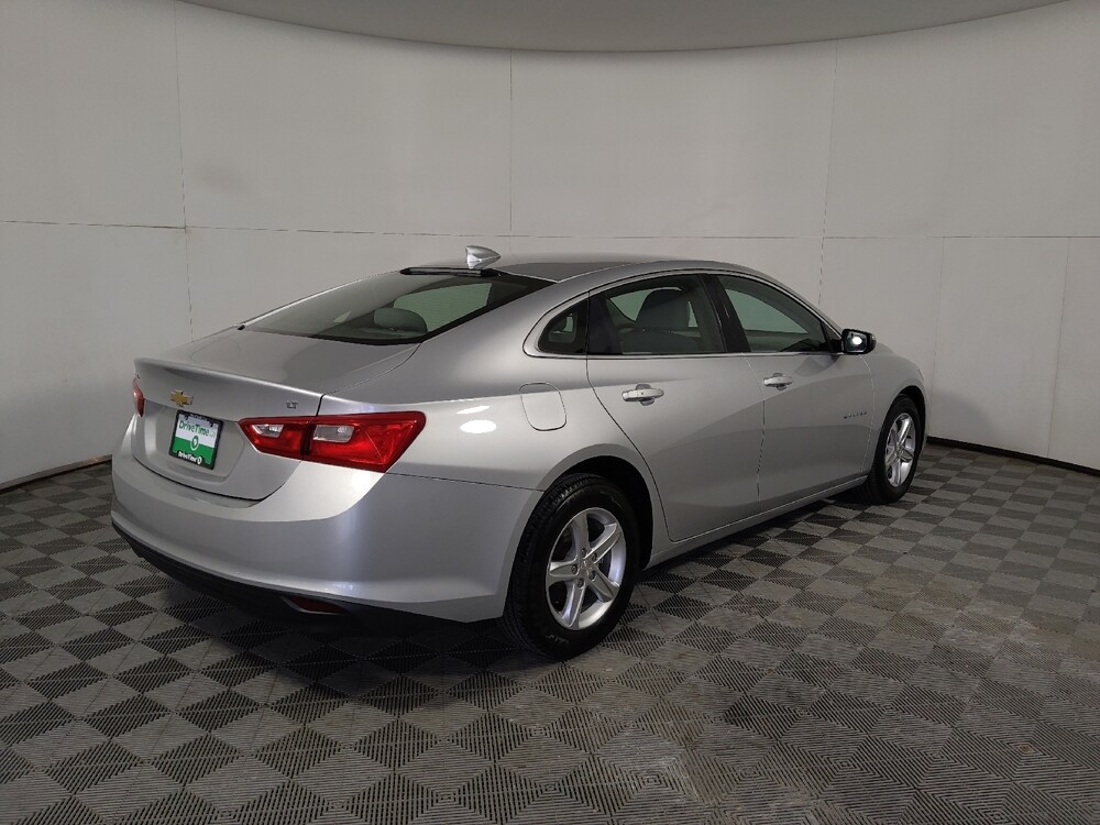2018 Chevrolet Malibu in Midlothian, IL 60445 - 18142283 10
