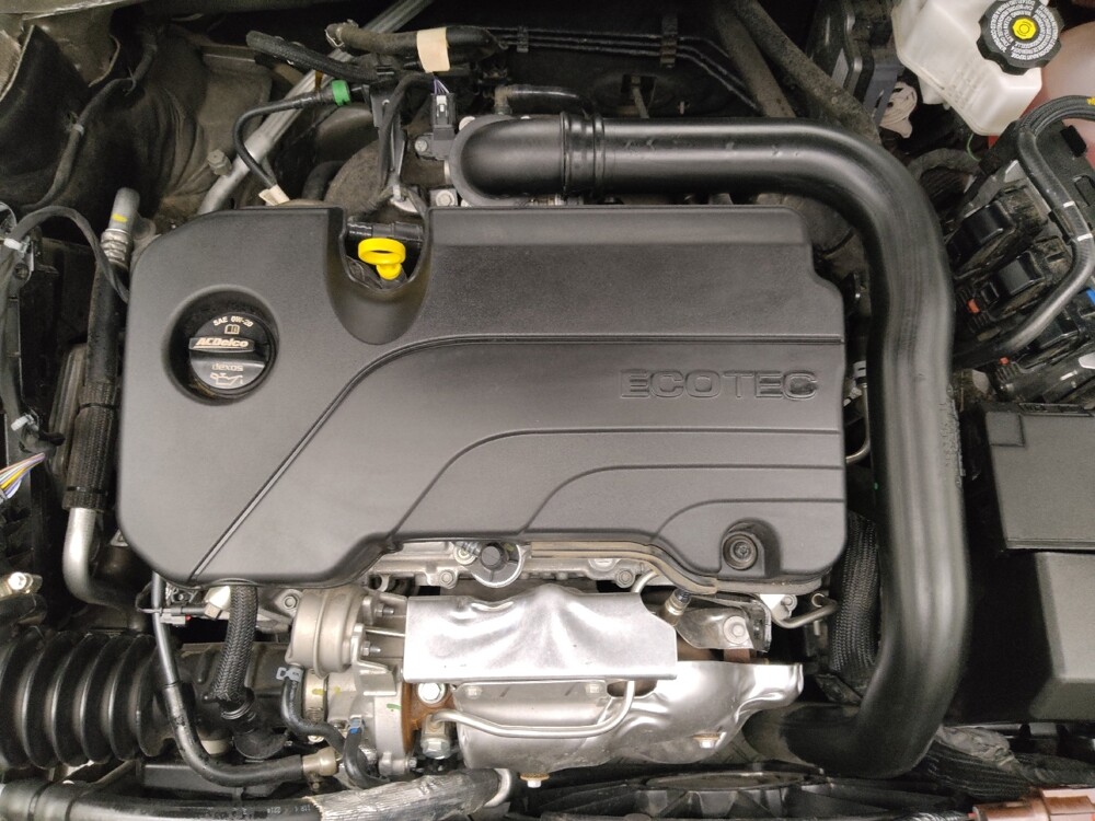 2025 Chevrolet Malibu in Lombard, IL 60148 - 18142284 30