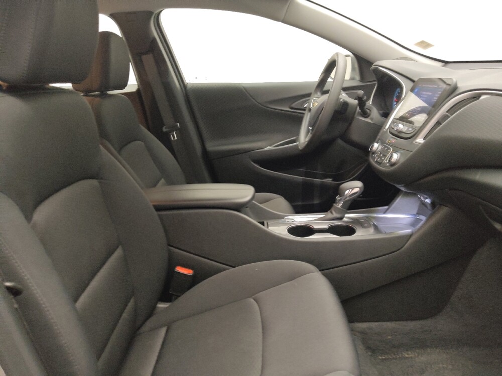 2025 Chevrolet Malibu in Lombard, IL 60148 - 18142284 21