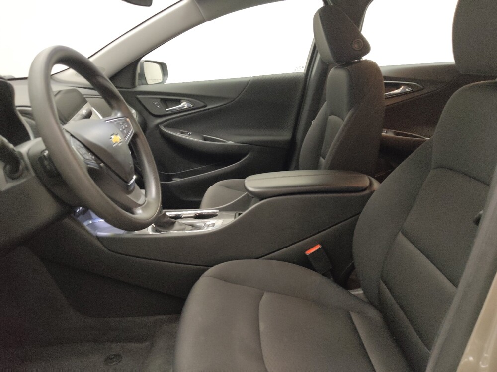 2025 Chevrolet Malibu in Lombard, IL 60148 - 18142284 17