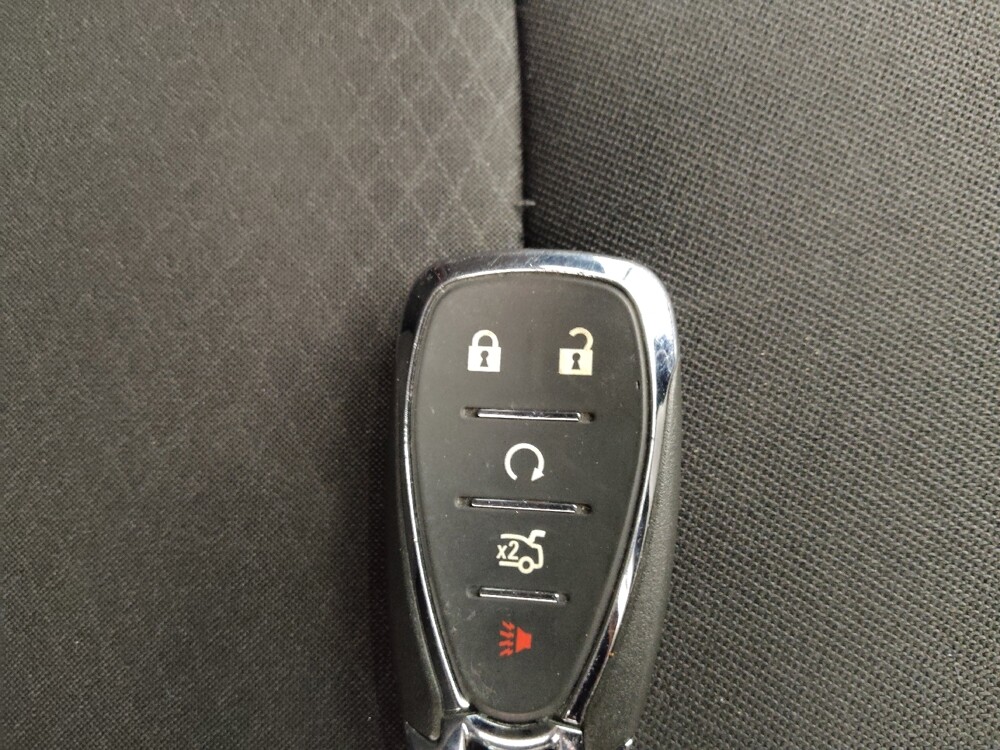2025 Chevrolet Malibu in Lombard, IL 60148 - 18142284 32