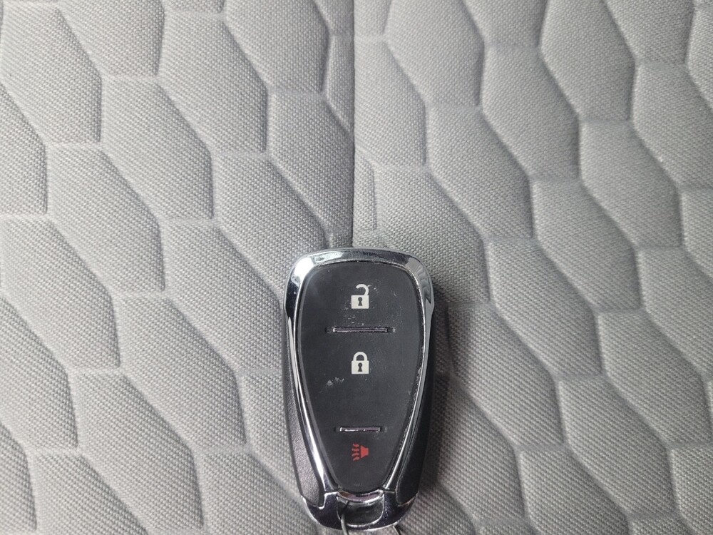 2021 Chevrolet Equinox in Highland, IN 46322 - 18142287 32