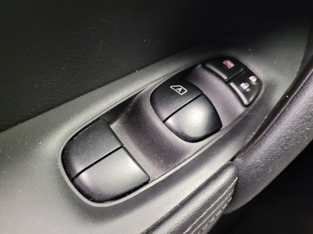 2018 Nissan Rogue in Fairfield, OH 45014 - 18142315 27