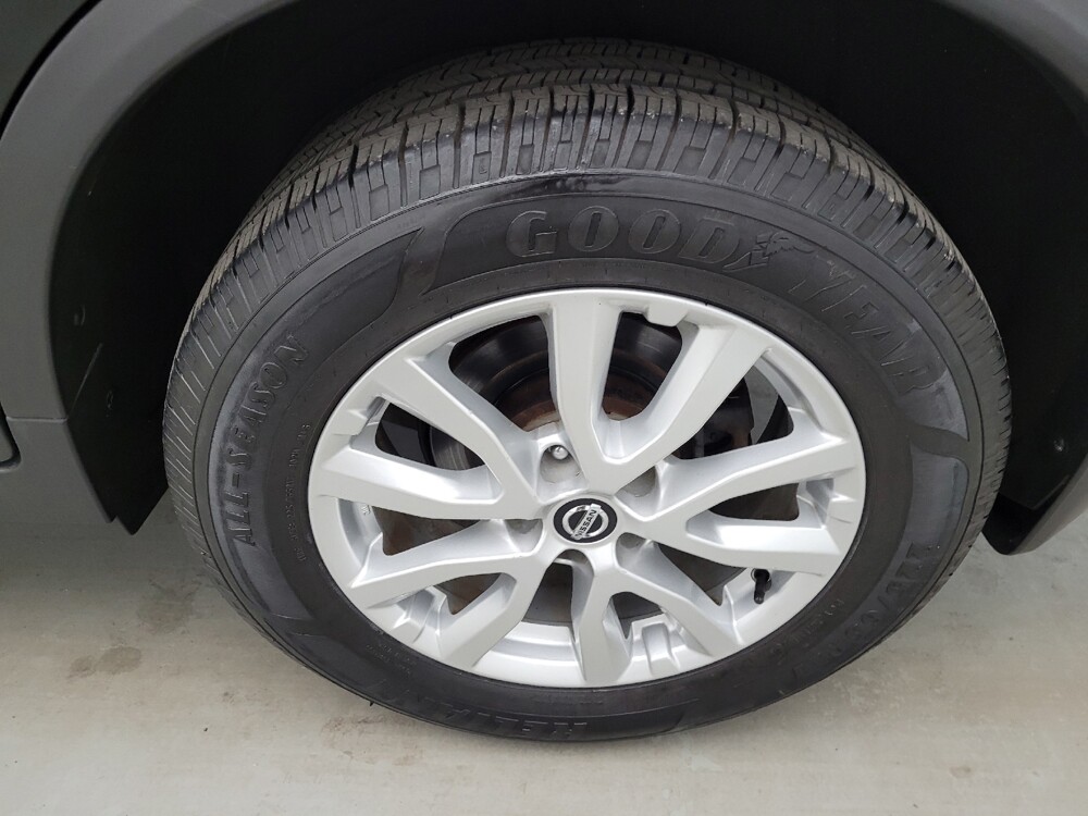 2018 Nissan Rogue in Fairfield, OH 45014 - 18142315 31