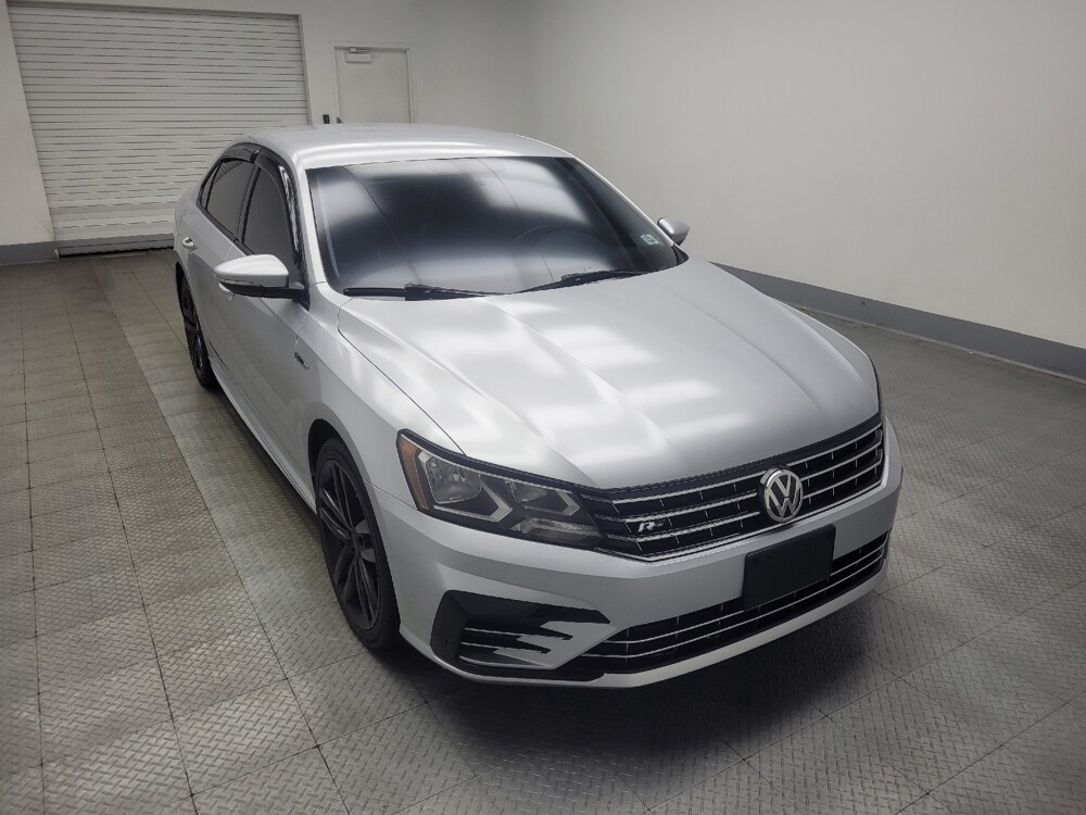 2018 Volkswagen Passat in Indianapolis, IN 46222 - 18142317 13