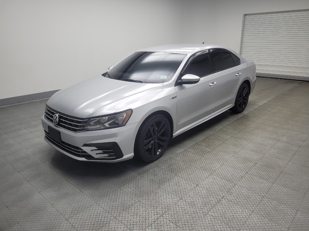 2018 Volkswagen Passat in Indianapolis, IN 46222 - 18142317 2