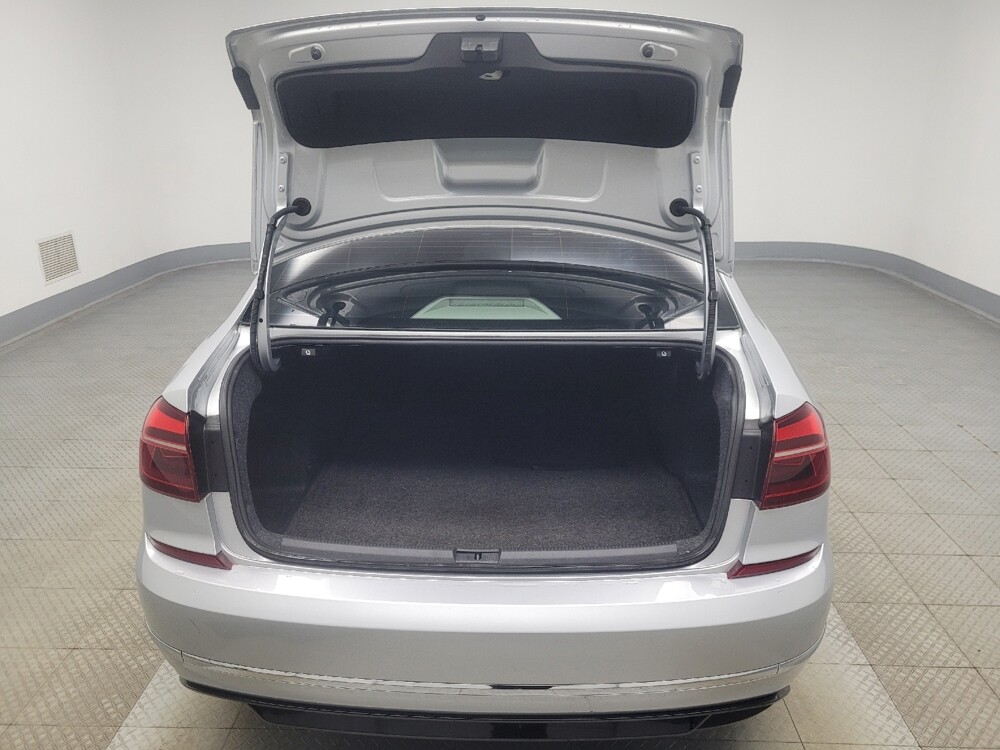 2018 Volkswagen Passat in Indianapolis, IN 46222 - 18142317 29