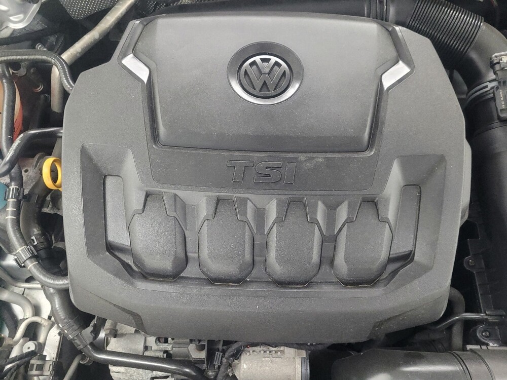 2018 Volkswagen Passat in Indianapolis, IN 46222 - 18142317 30