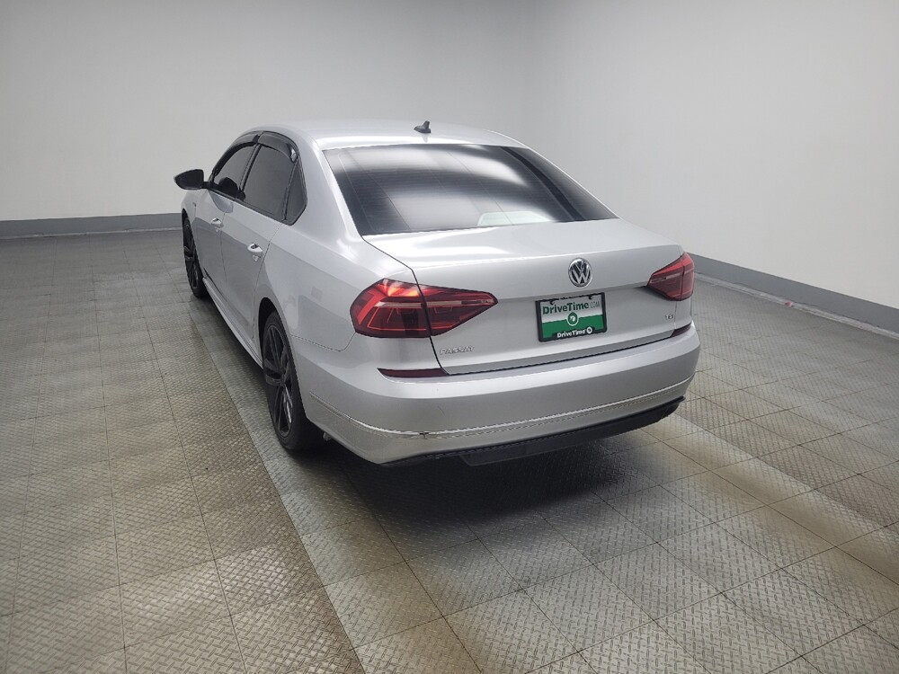 2018 Volkswagen Passat in Indianapolis, IN 46222 - 18142317 5
