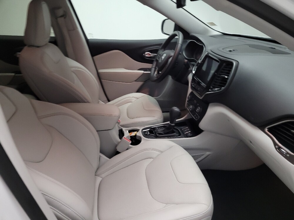 2019 Jeep Cherokee in Downey, CA 90241 - 18142325 21