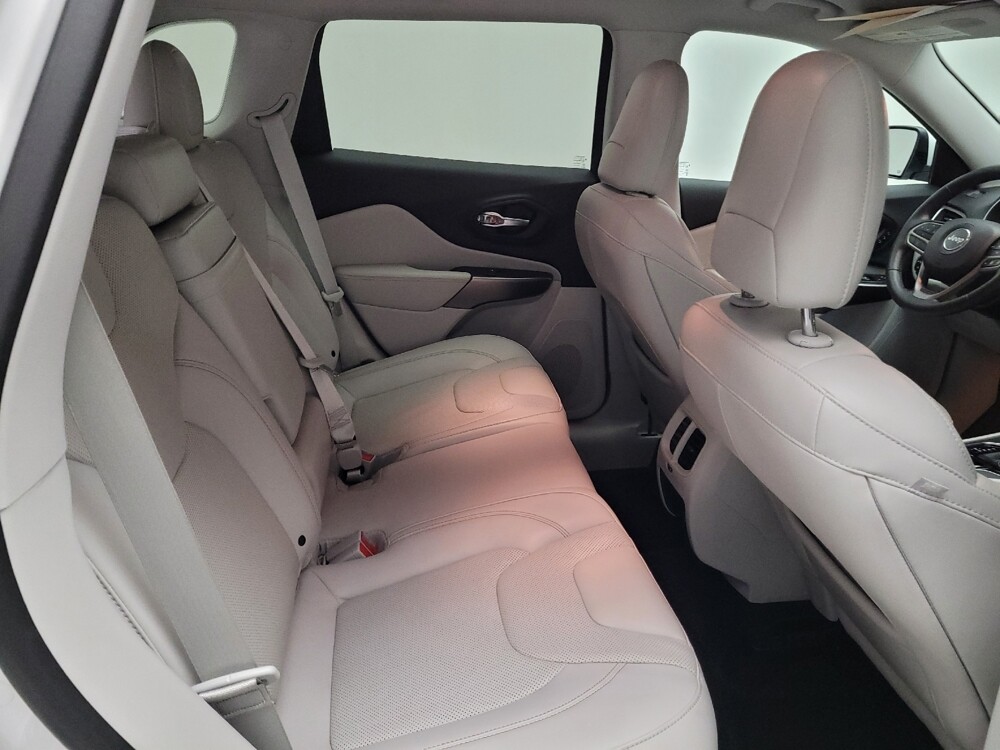 2019 Jeep Cherokee in Downey, CA 90241 - 18142325 19