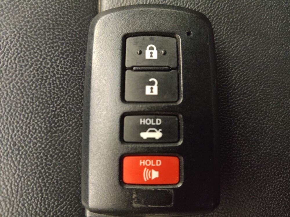 2017 Toyota Camry in Houston, TX 77060 - 18142334 32