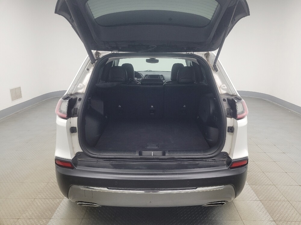 2019 Jeep Cherokee in Indianapolis, IN 46222 - 18142345 29