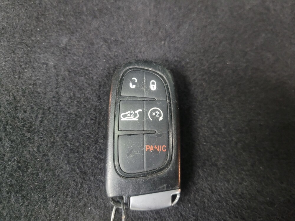2019 Jeep Cherokee in Indianapolis, IN 46222 - 18142345 32