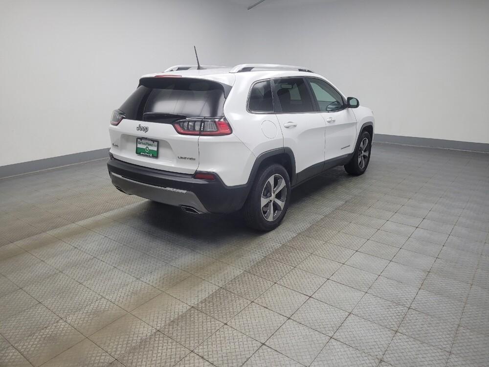 2019 Jeep Cherokee in Indianapolis, IN 46222 - 18142345 10
