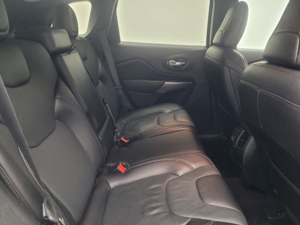 2019 Jeep Cherokee in Indianapolis, IN 46222 - 18142345 19