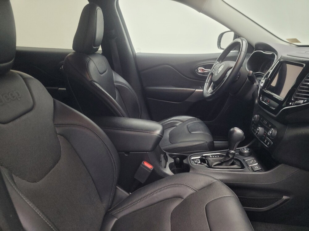 2019 Jeep Cherokee in Indianapolis, IN 46222 - 18142345 21