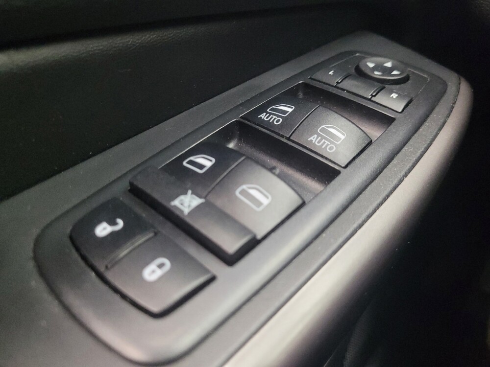 2019 Jeep Cherokee in Highland, IN 46322 - 18142348 27