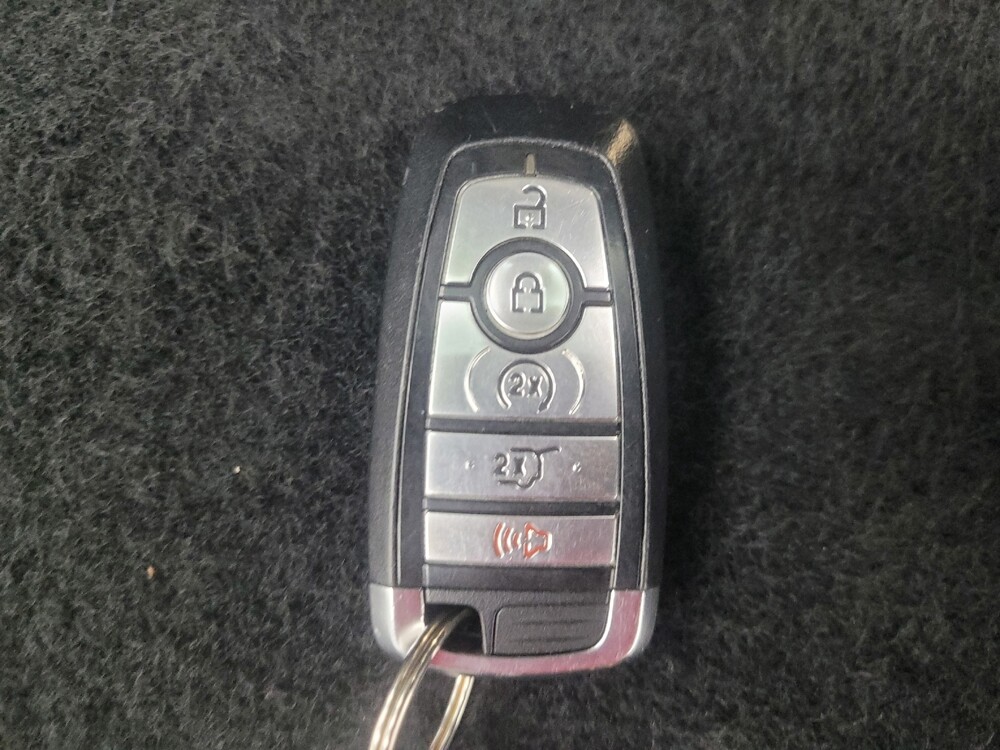 2022 Ford Edge in Highland, IN 46322 - 18142350 32