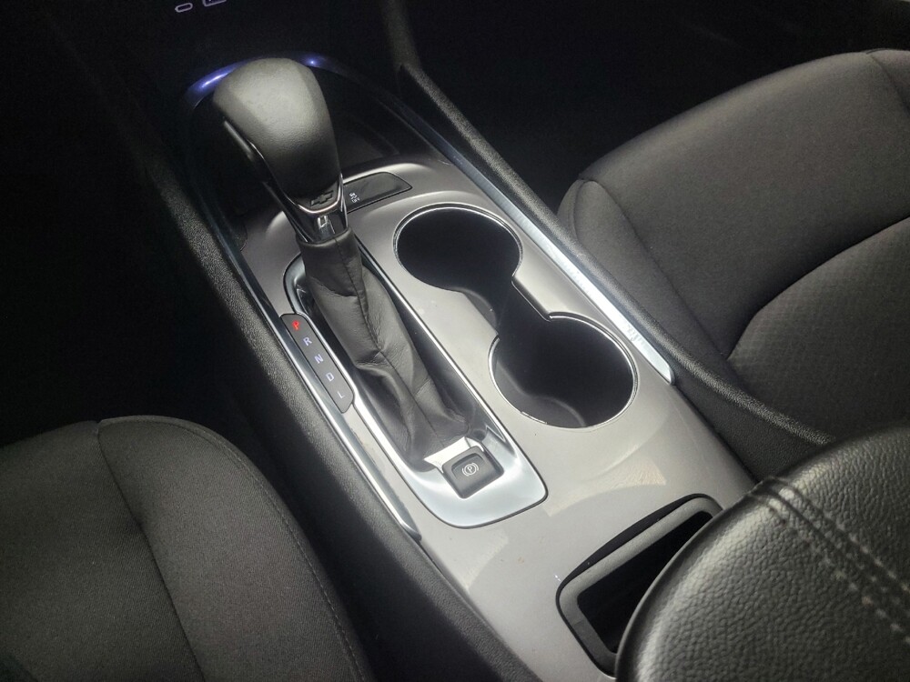 2022 Chevrolet Malibu in Indianapolis, IN 46222 - 18142354 26