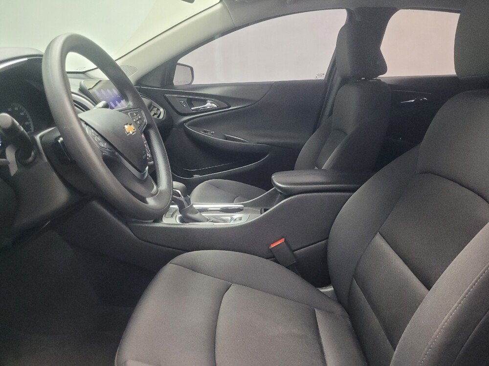 2022 Chevrolet Malibu in Indianapolis, IN 46222 - 18142354 17