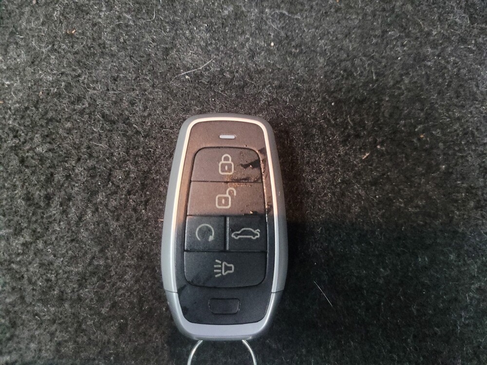 2022 Chevrolet Malibu in Indianapolis, IN 46222 - 18142354 32