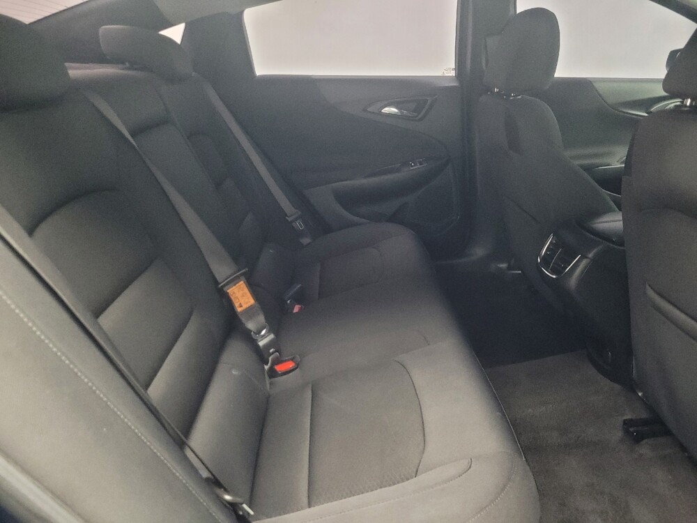 2022 Chevrolet Malibu in Indianapolis, IN 46222 - 18142354 19