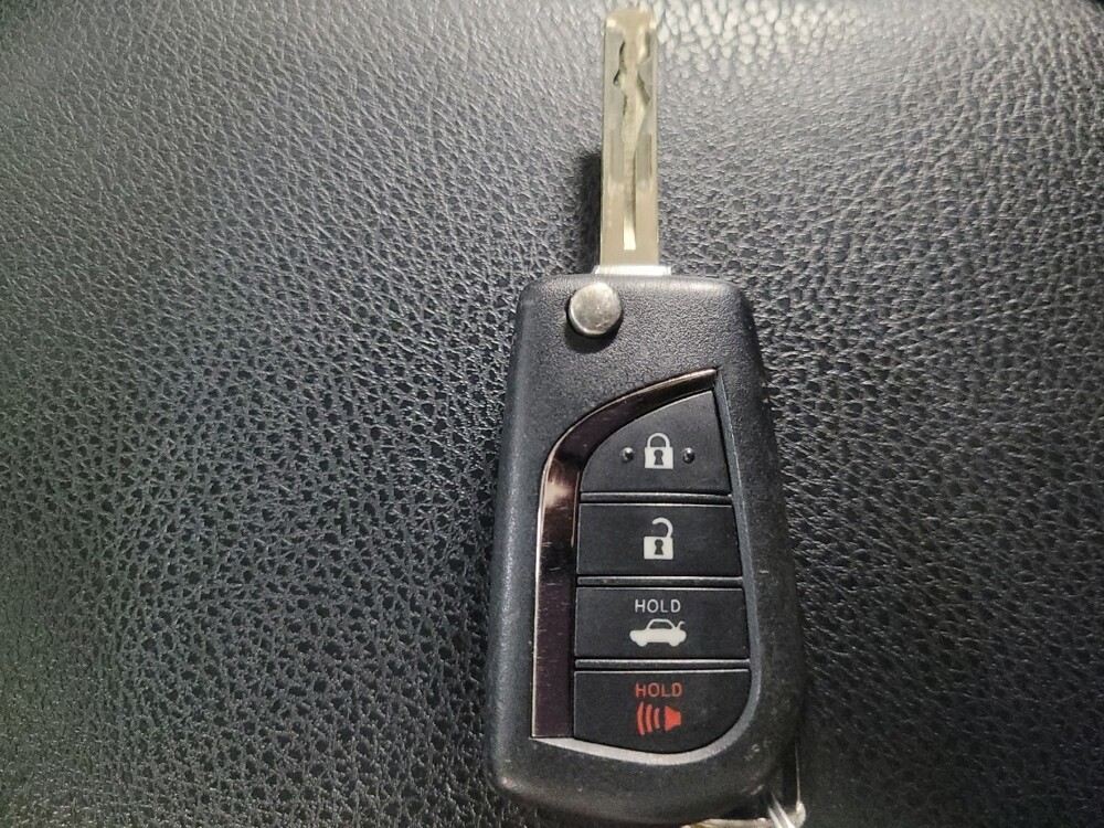 2018 Toyota Camry in Knoxville, TN 37923 - 18142362 32