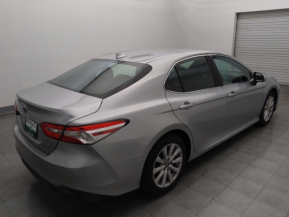 2019 Toyota Camry in Houston, TX 77034 - 18142374 9