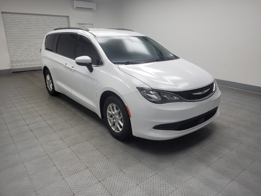 2021 Chrysler Voyager in Indianapolis, IN 46222 - 18142384 10